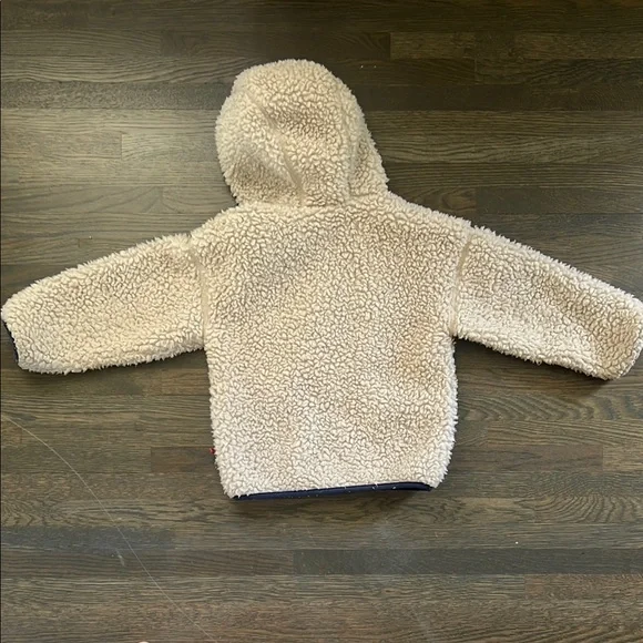 Patagonia Cream and Navy Sherpa Jacket - Picture 3 of 4